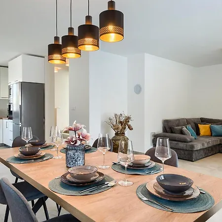 Gorgeous In With Kitchen * Galižana