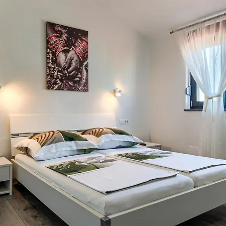 Gorgeous In With Kitchen Galižana