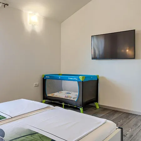 Gorgeous In With Kitchen